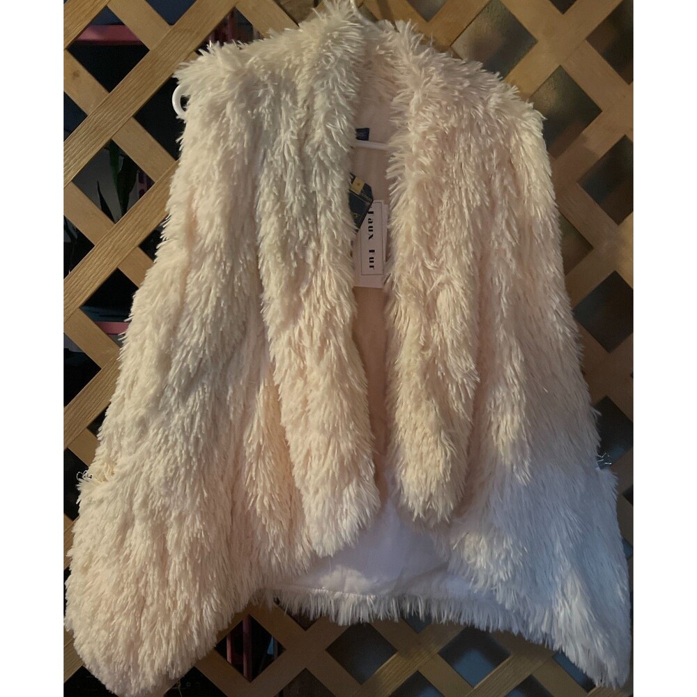 NWT Democracy Plush Faux Fur Ivory Vest Pockets Lined Open Front Luxurious XS